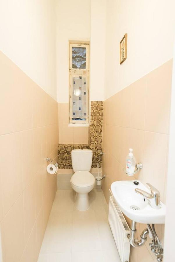 Cosy And Central Apartment With 4 Bedrooms And A/C Budapeste Exterior foto
