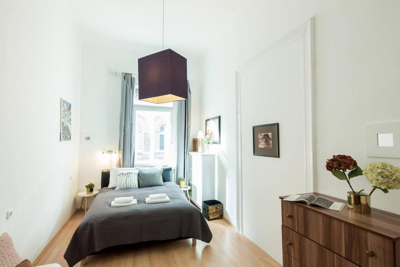 Cosy And Central Apartment With 4 Bedrooms And A/C Budapeste Exterior foto